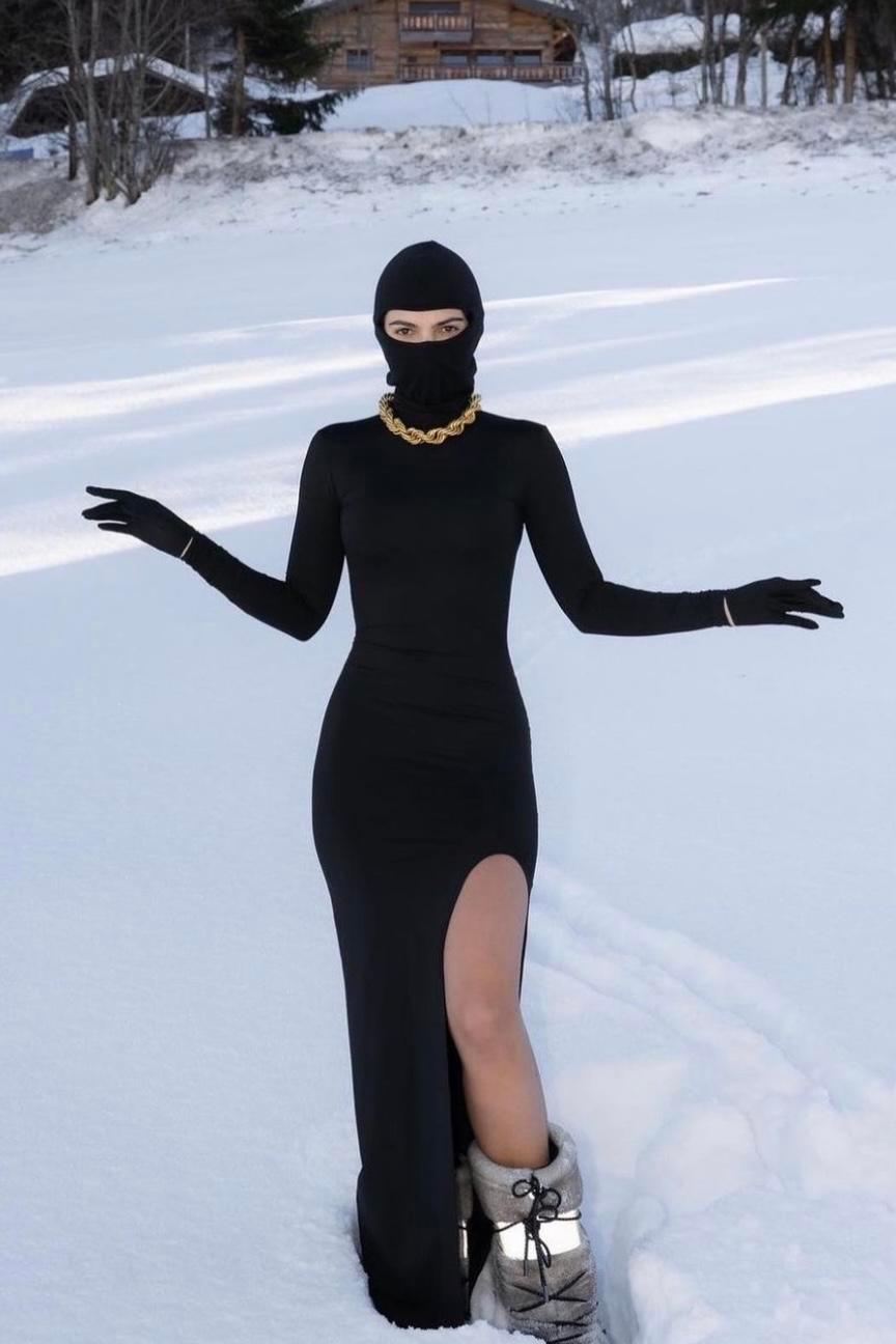 007 Backless Dress